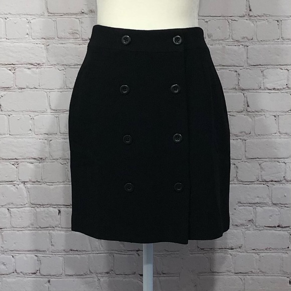 et vous Cute Wrap Skirt with Front Button Closure 100% Wool Perfect for Holidays - Picture 2 of 6